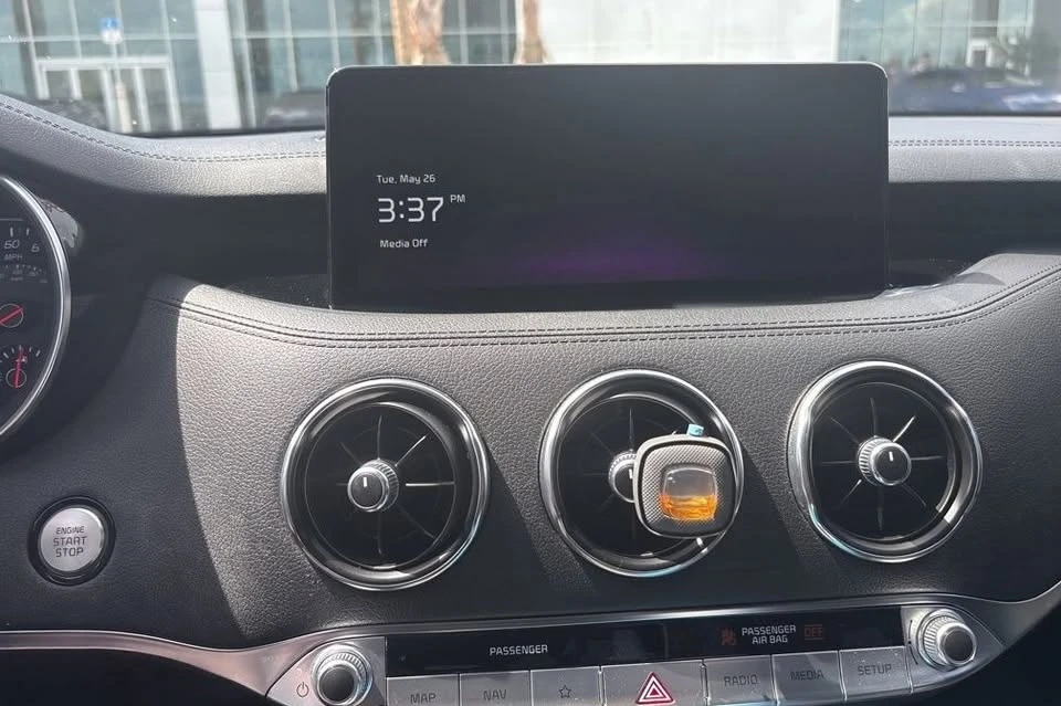 2023 Kia Stinger - Image 5 of 8