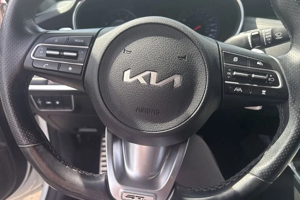 2023 Kia Stinger - Image 6 of 8