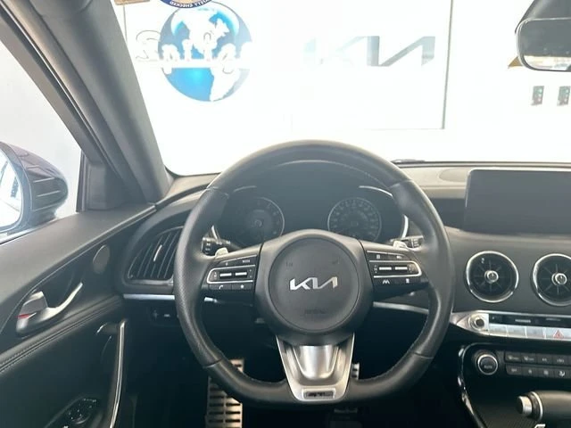 2023 Kia Stinger - Image 12 of 19