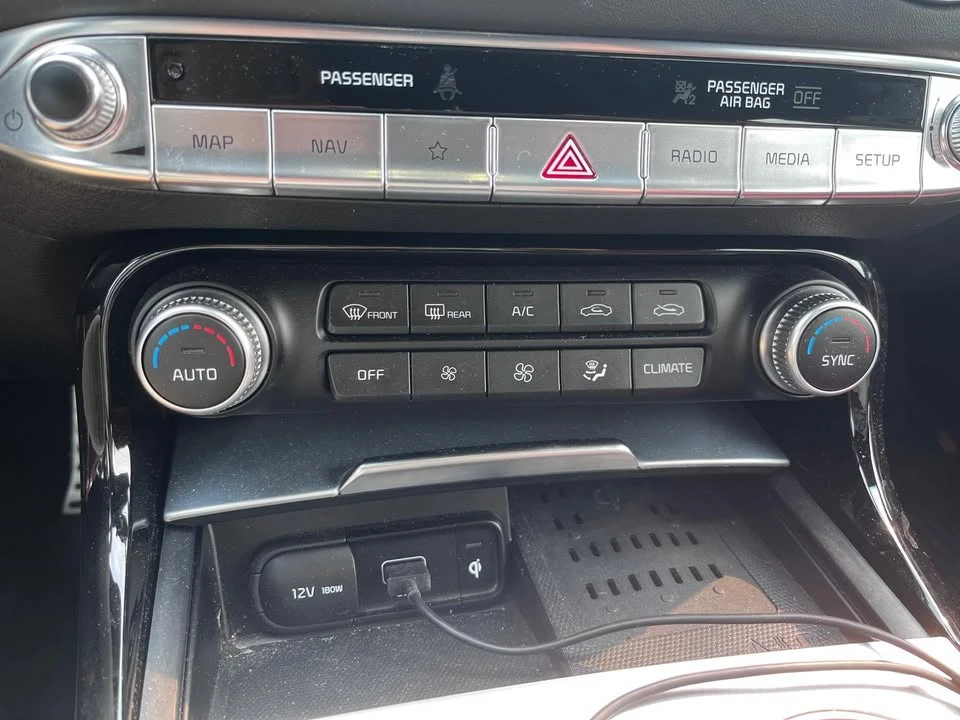 2023 Kia Stinger GT - Image 8 of 15