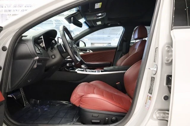2023 Kia Stinger GT - Image 9 of 17