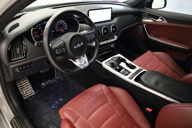 2023 Kia Stinger GT - Image 8 of 17