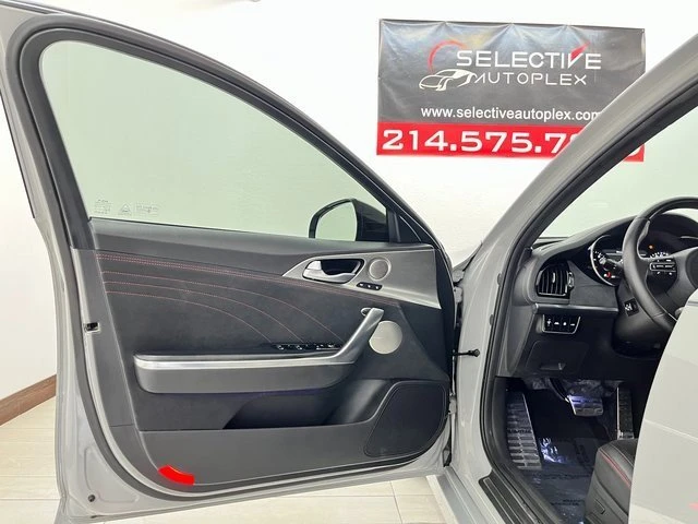 2023 Kia Stinger GT - Image 15 of 19