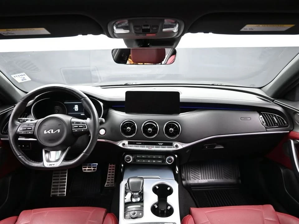 2023 Kia Stinger GT - Image 10 of 19