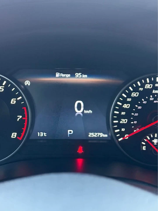 2023 Kia Stinger GT - Image 11 of 18