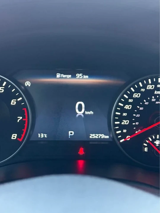 2023 Kia Stinger GT - Image 9 of 16