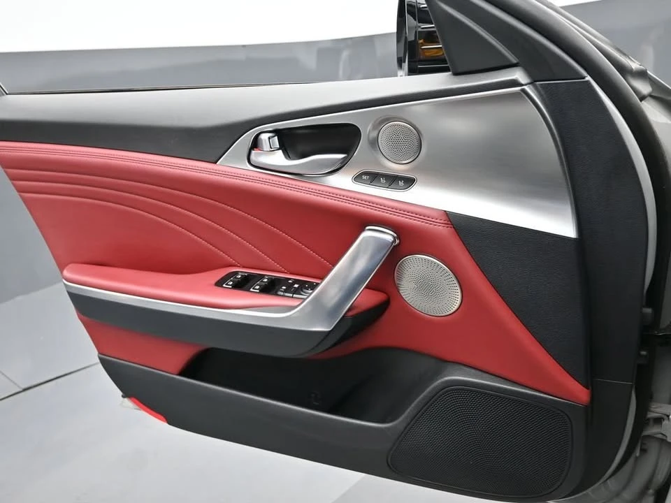 2023 Kia Stinger GT - Image 8 of 19
