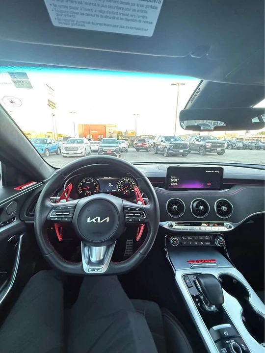 2023 Kia Stinger GT - Image 15 of 17