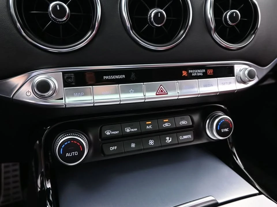 2023 Kia Stinger GT - Image 14 of 19