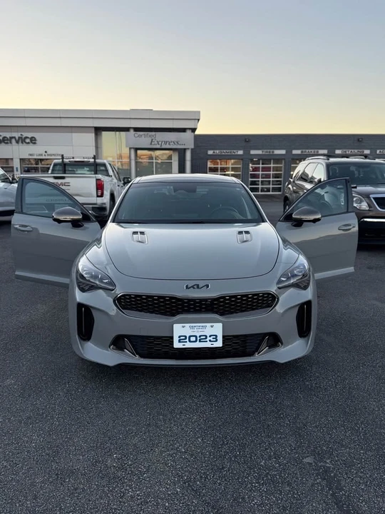 2023 Kia Stinger GT - Image 15 of 16