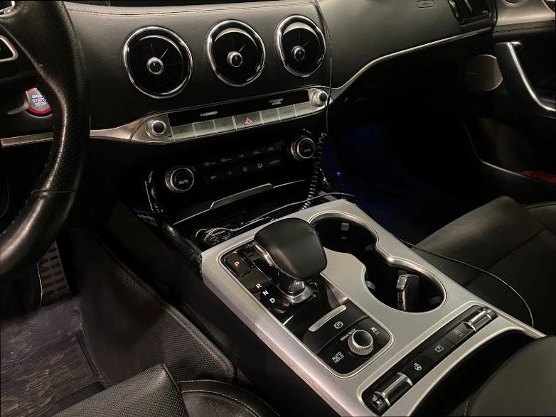 2023 Kia Stinger GT - Image 17 of 20
