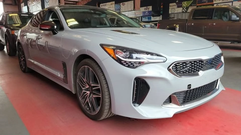 2023 Kia Stinger GT - Image 2 of 8