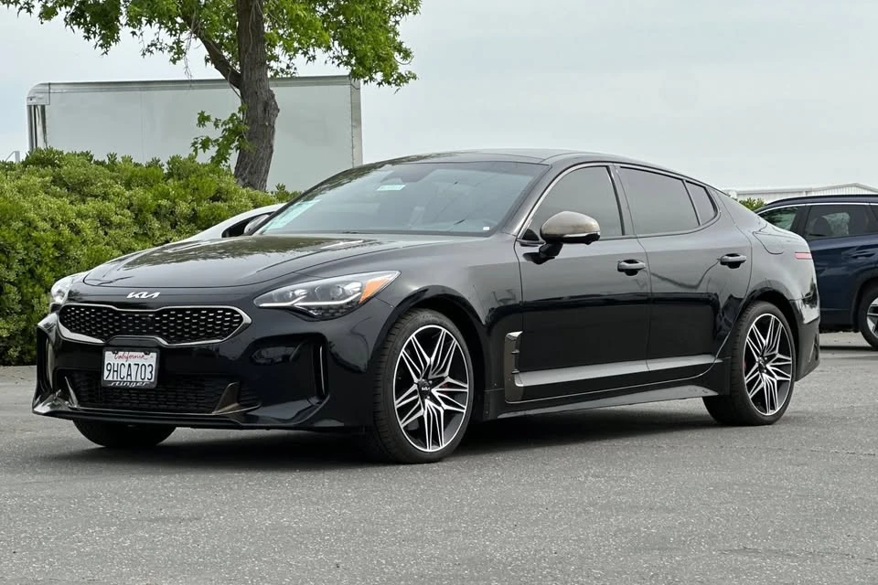 2023 Kia Stinger GT - Image 2 of 13