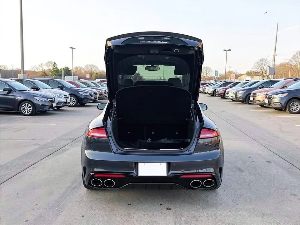 2023 Kia Stinger GT - Image 14 of 17