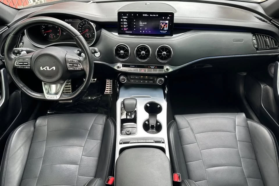 2023 Kia Stinger GT - Image 10 of 13
