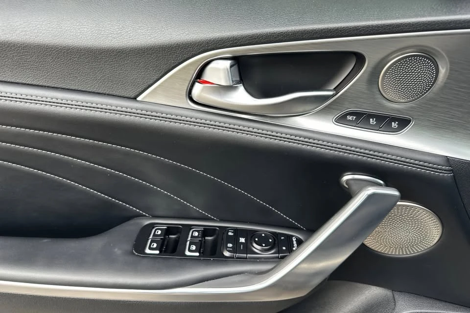 2023 Kia Stinger GT - Image 12 of 13