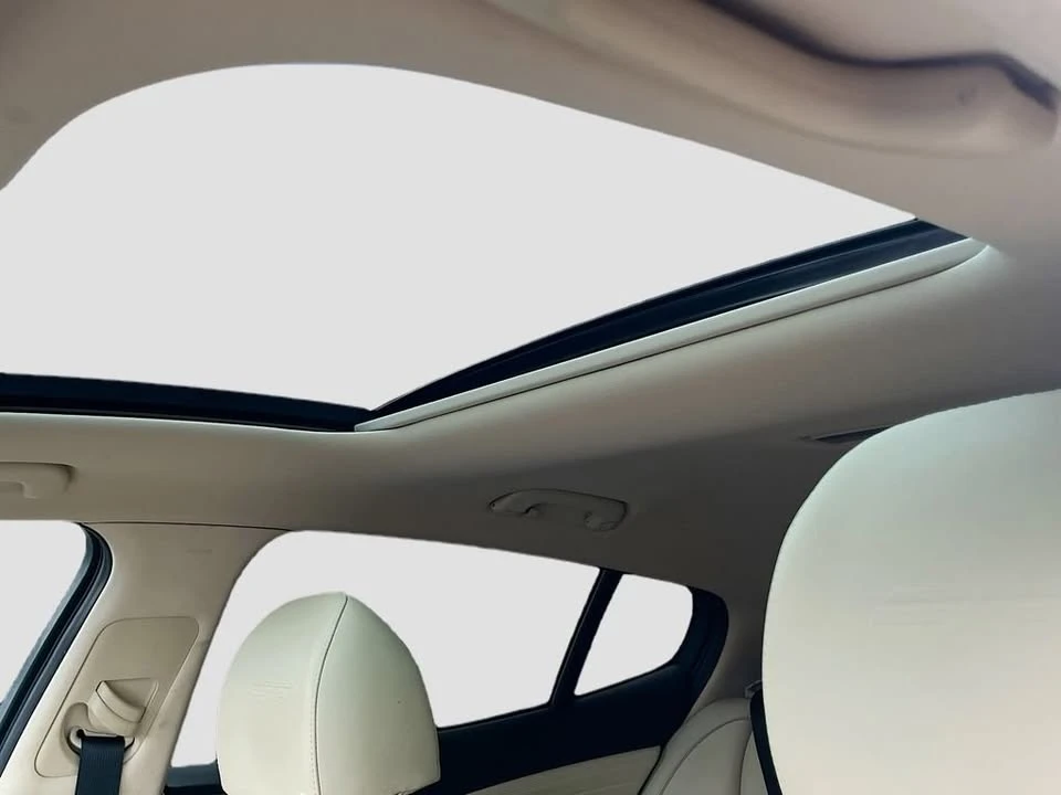2023 Kia Stinger GT - Image 12 of 17