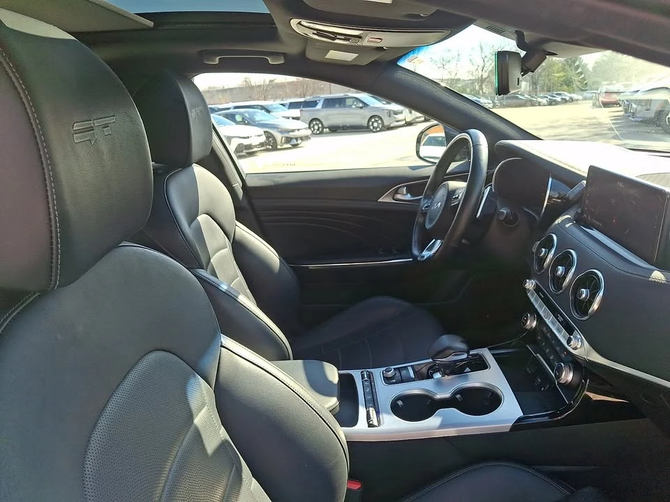 2023 Kia Stinger GT - Image 11 of 20