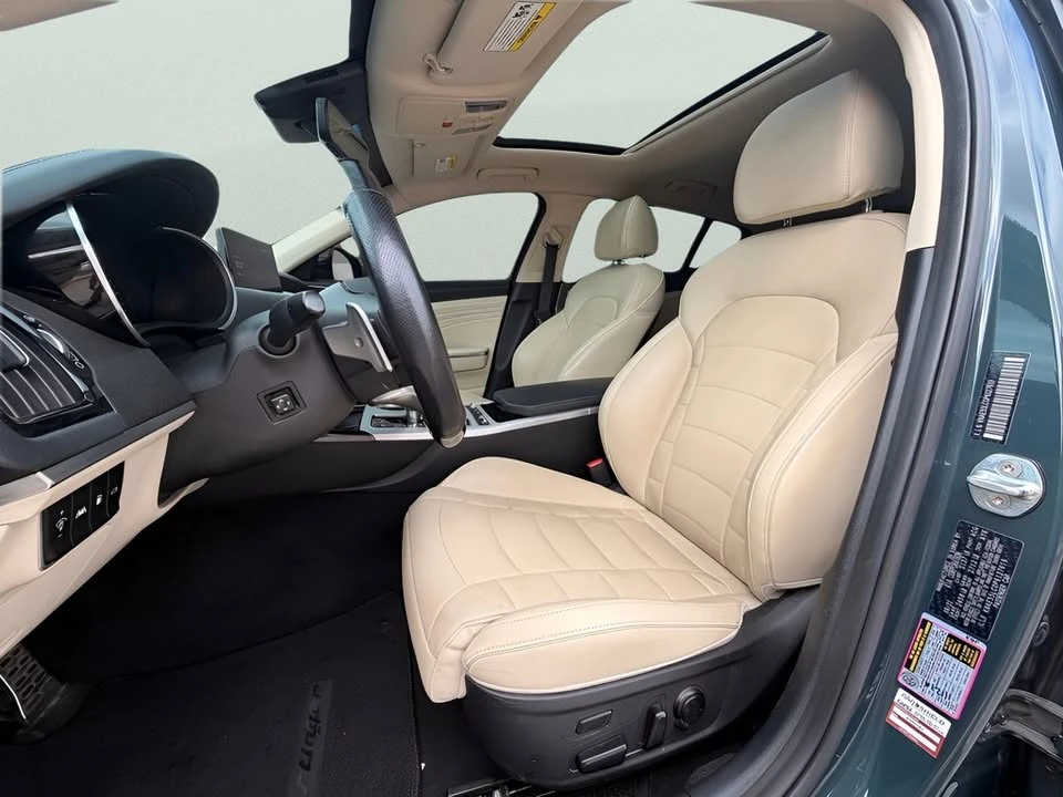 2023 Kia Stinger GT - Image 11 of 15