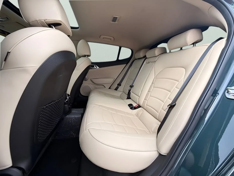 2023 Kia Stinger GT - Image 12 of 15