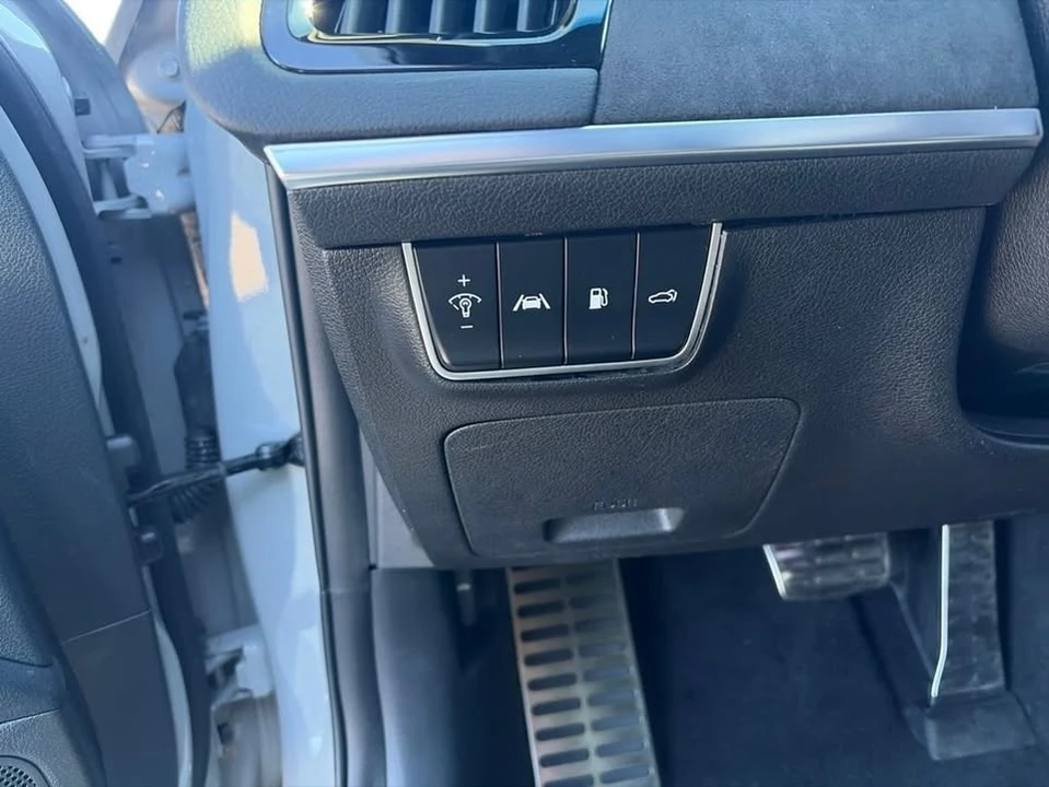2023 Kia Stinger GT - Image 14 of 20