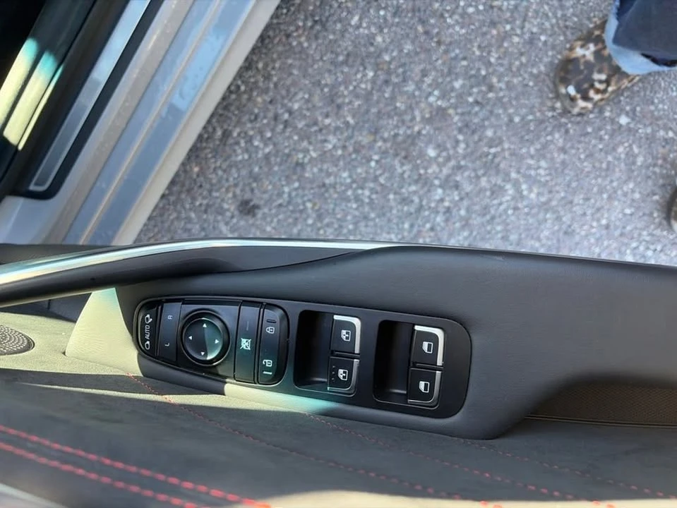 2023 Kia Stinger GT - Image 12 of 20