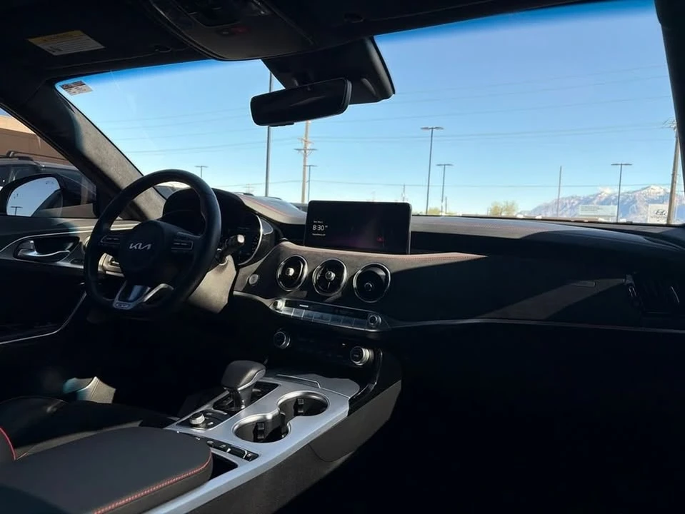 2023 Kia Stinger GT - Image 11 of 20