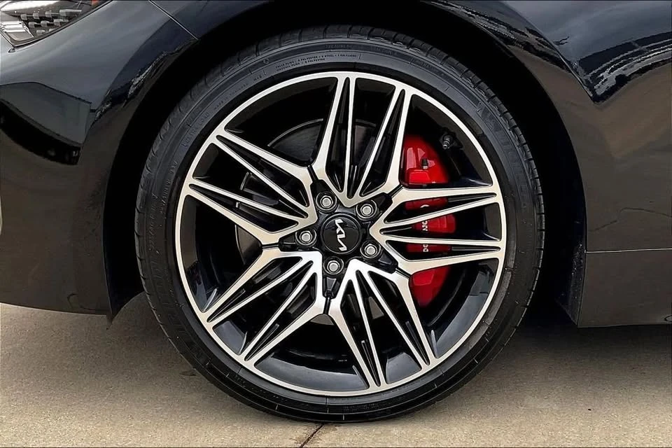 2023 Kia Stinger GT - Image 9 of 20