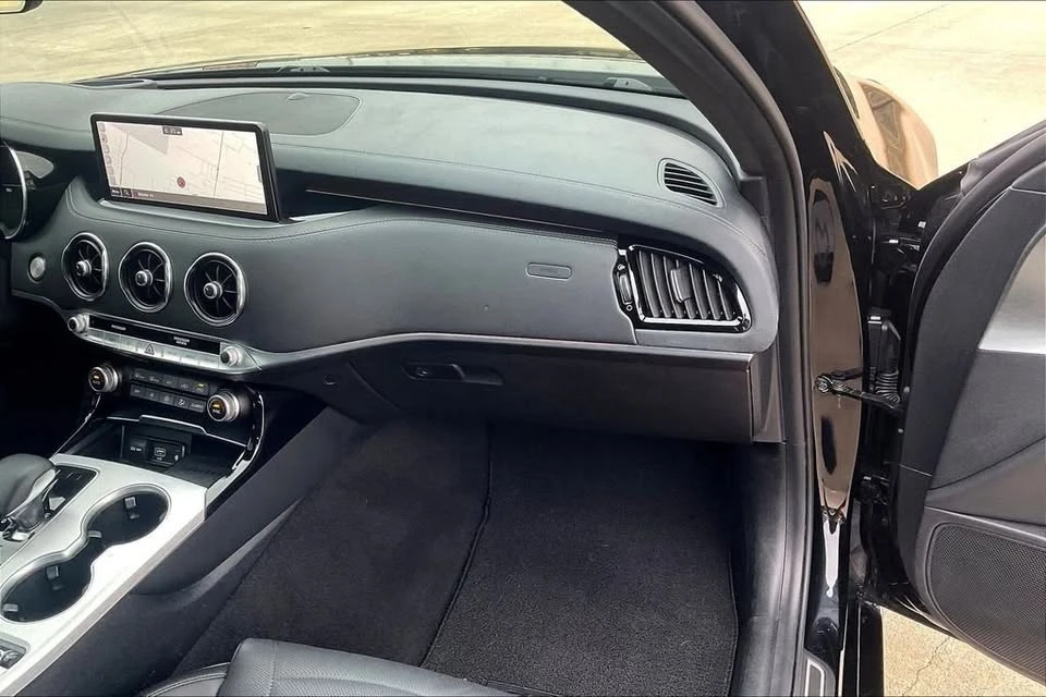2023 Kia Stinger GT - Image 16 of 20
