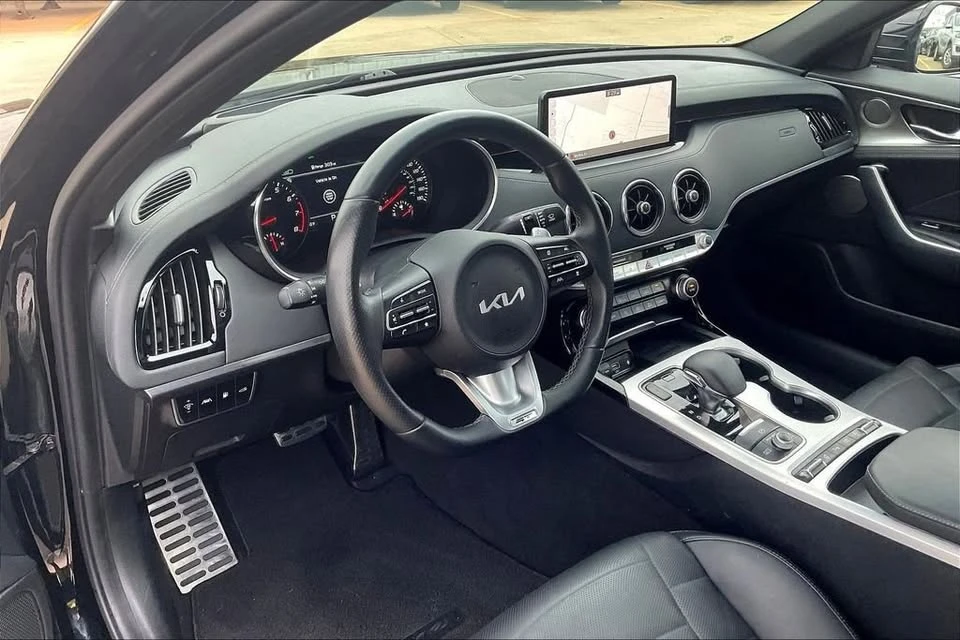 2023 Kia Stinger GT - Image 14 of 20