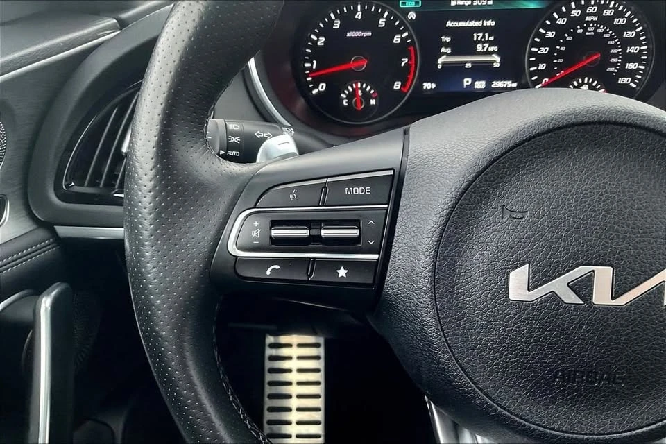 2023 Kia Stinger GT - Image 18 of 20