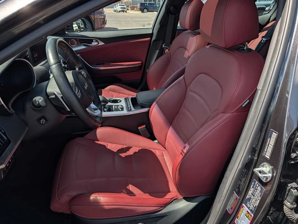 2023 Kia Stinger GT - Image 9 of 20