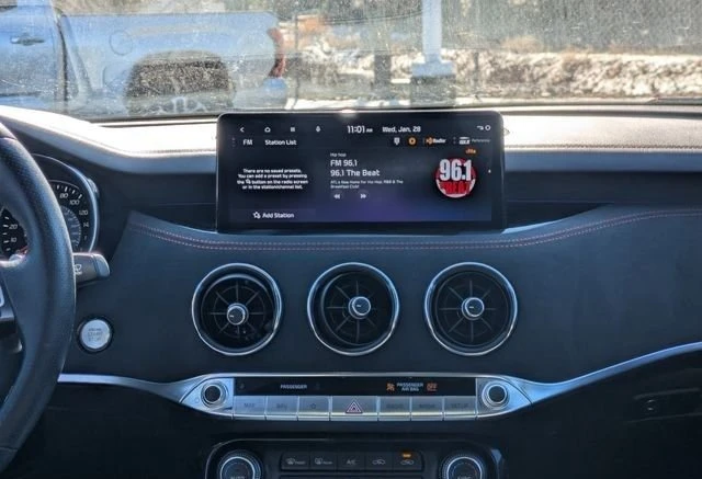 2023 Kia Stinger GT - Image 18 of 19