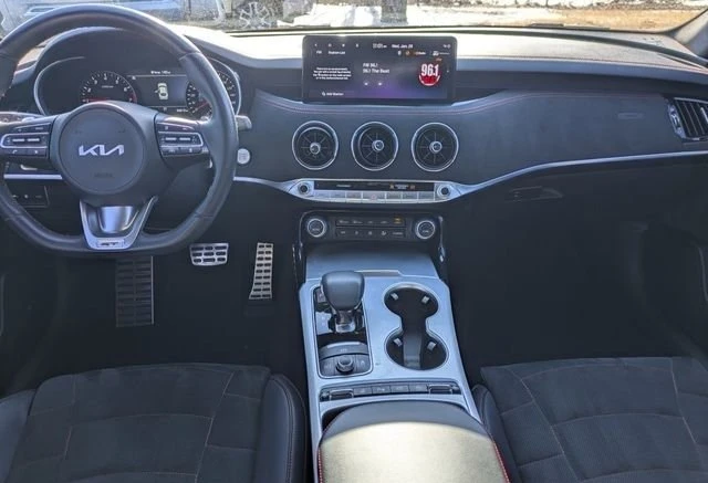 2023 Kia Stinger GT - Image 15 of 19