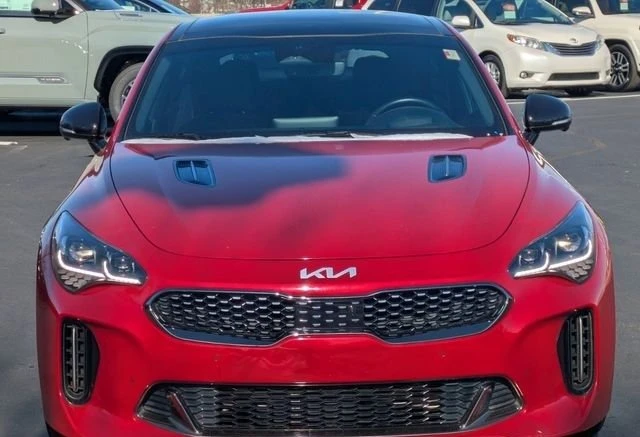 2023 Kia Stinger GT - Image 8 of 19