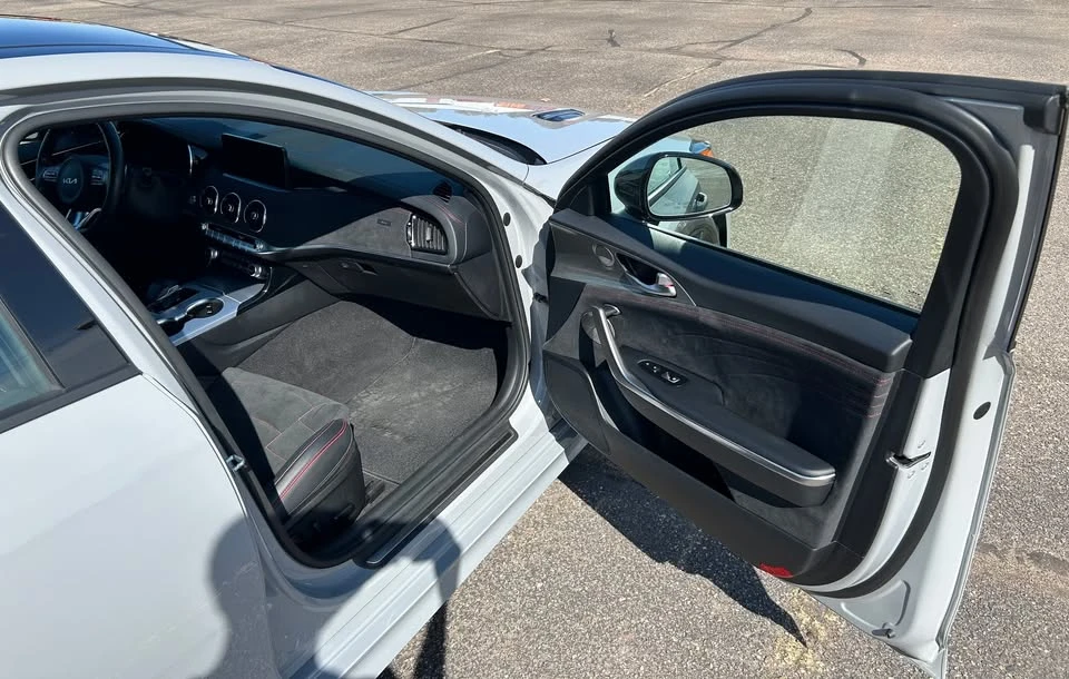 2023 Kia Stinger GT - Image 19 of 20