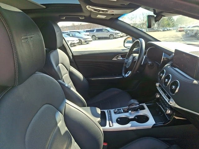 2023 Kia Stinger GT - Image 10 of 19