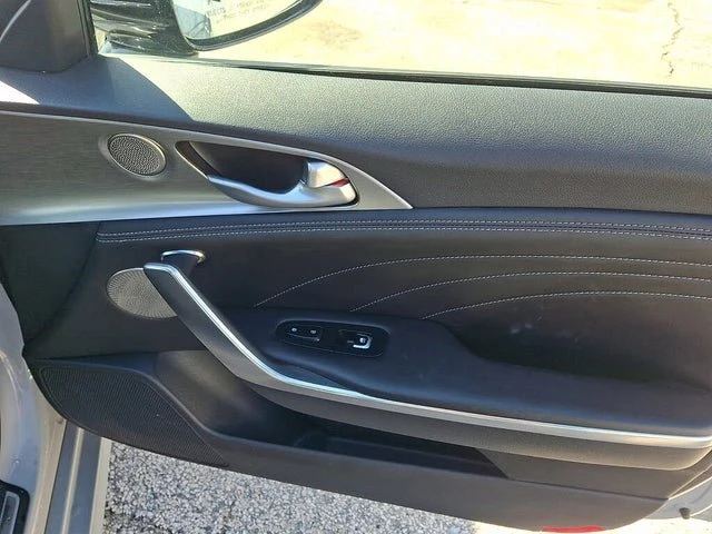 2023 Kia Stinger GT - Image 9 of 19