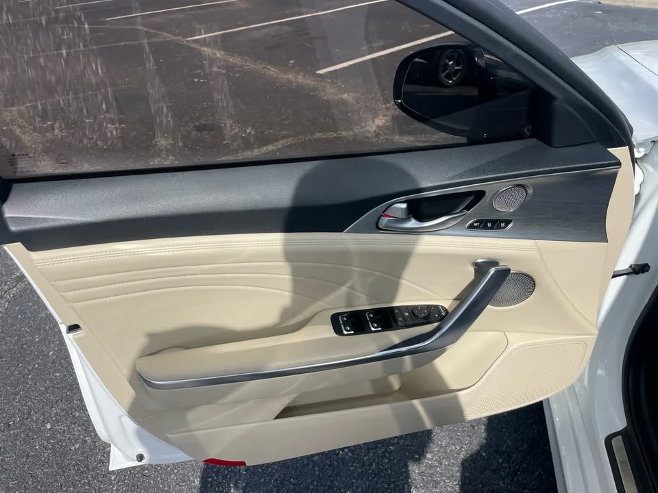 2023 Kia Stinger GT - Image 9 of 10