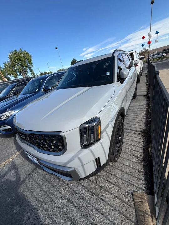 2023 Kia Telluride - Image 3 of 8