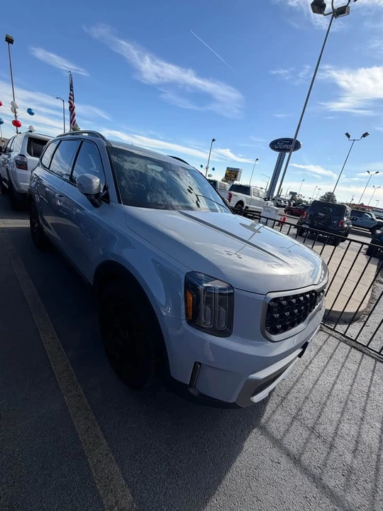 2023 Kia Telluride - Image 2 of 8