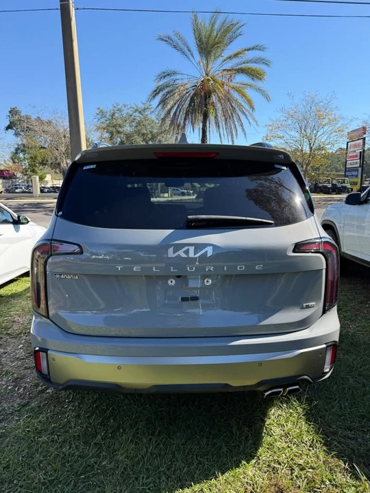 2023 Kia Telluride - Image 7 of 9