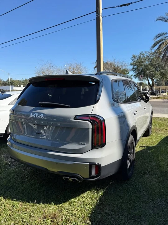 2023 Kia Telluride - Image 8 of 9