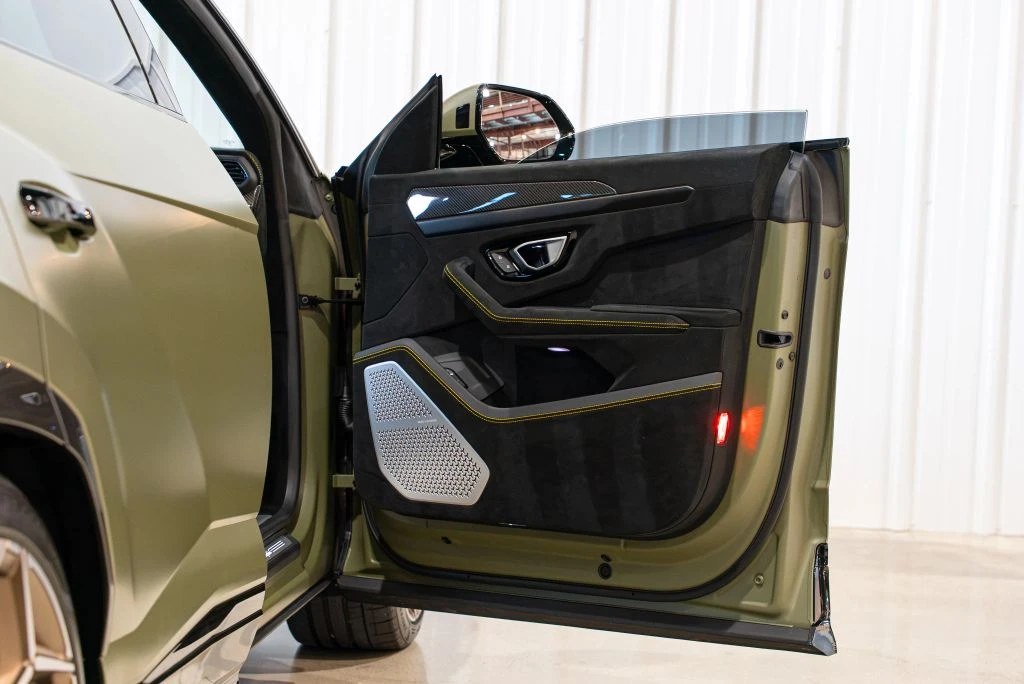 2023 Lamborghini Urus - Image 30 of 31