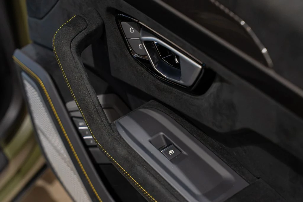 2023 Lamborghini Urus - Image 31 of 31