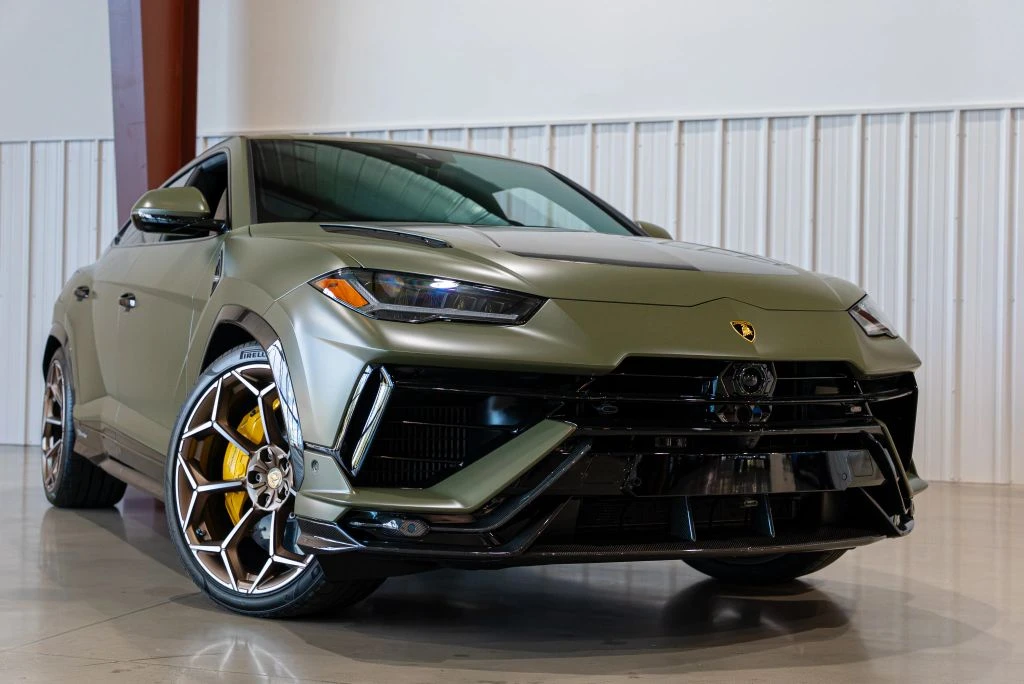 2023 Lamborghini Urus - Image 2 of 31