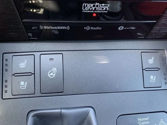 2023 Lexus IS 3rd Gen - Image 28 of 31