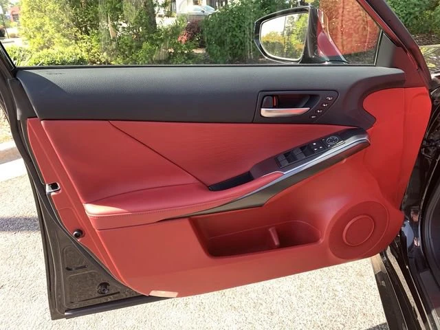 2023 Lexus IS 3rd Gen - Image 17 of 31
