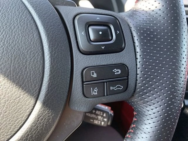 2023 Lexus IS 3rd Gen - Image 29 of 31