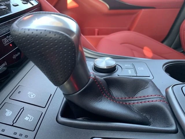 2023 Lexus IS 3rd Gen - Image 25 of 31